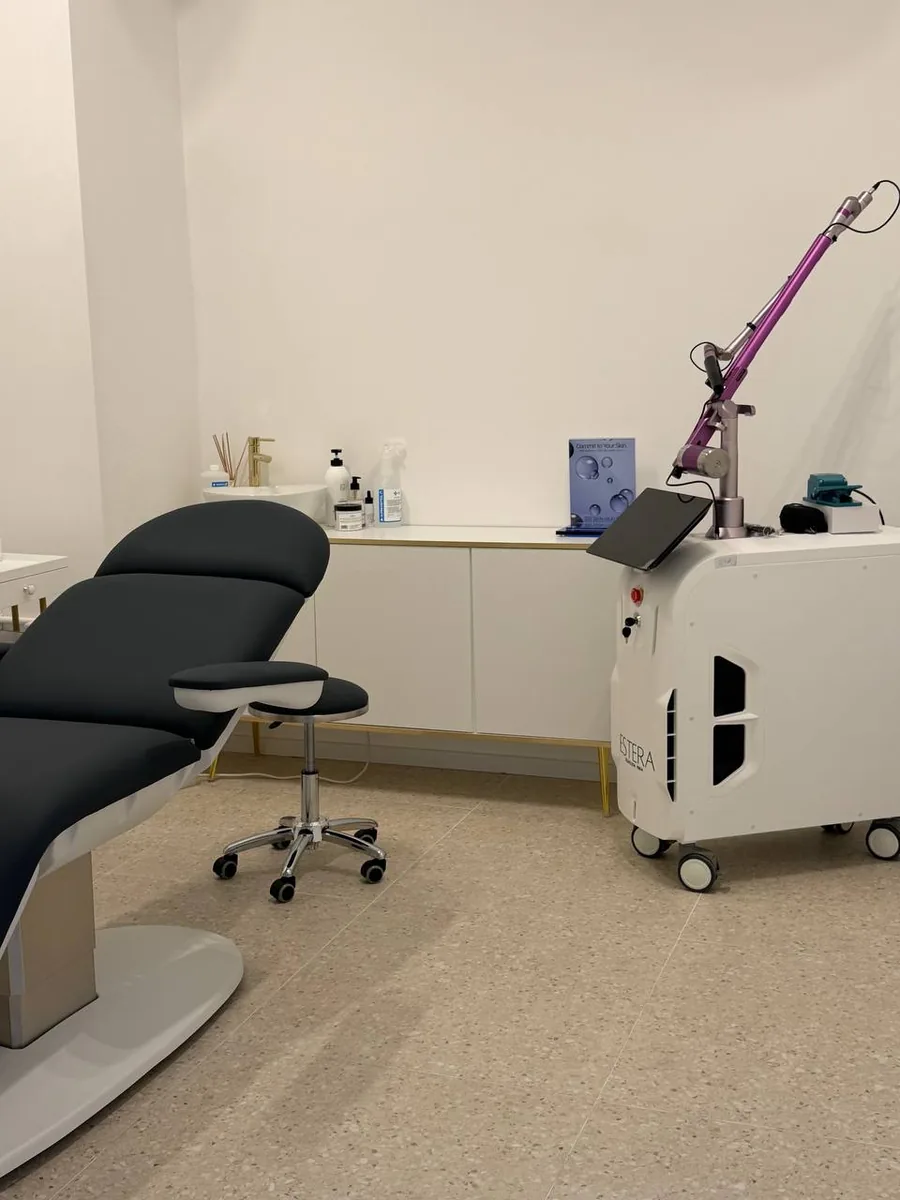 Gabinet zabiegowy usuwania tatuażu laserem — OG Cosmetology Pruszków